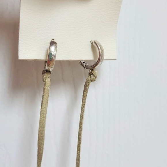 Free People Treasure Dangles/Mother of Pearl - Picture 7 of 9